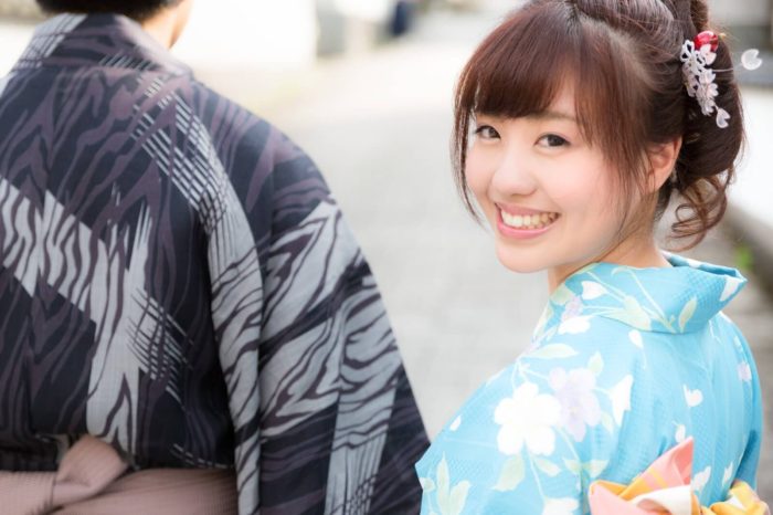 男性と食事したりお酒を飲んだりデートしてお金を稼げる非風俗バイト