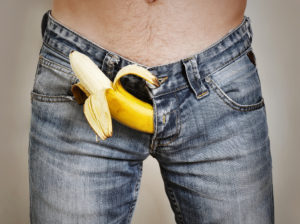 男性のズボンからバナナ
