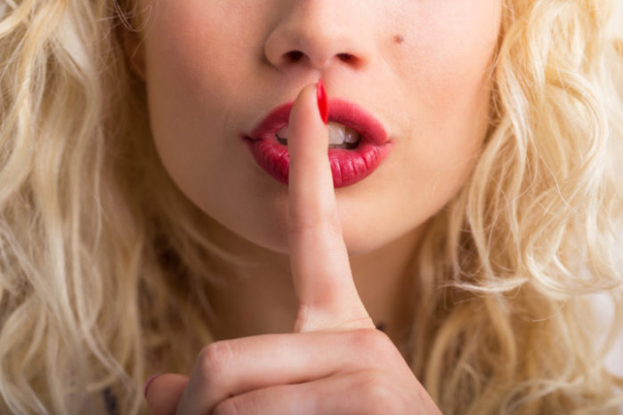 風俗勤務がバレない為のお金の使い方！